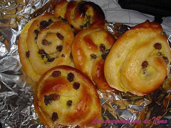 pains-raisins.JPG