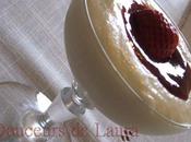 Mousse Chocolat blanc Coulis Fraises.