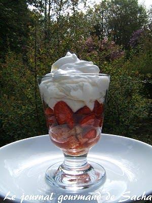 Tiramisu aux  fraises et ananas en verrine