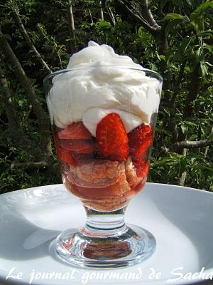 Tiramisu aux  fraises et ananas en verrine