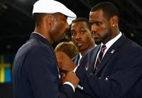 L'Habit Pourrait Faire le Moine