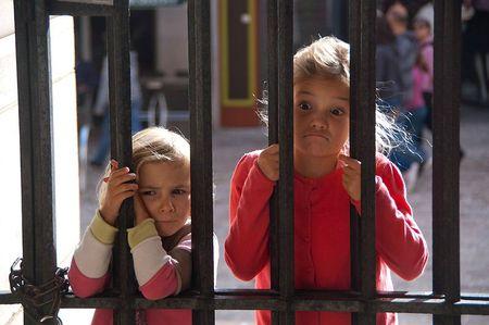 Derriere-les-barreaux