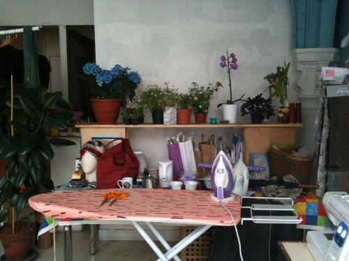 1er cours de couture à la Halle St Pierre à Paris