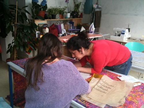 1er cours de couture à la Halle St Pierre à Paris