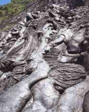 Particules de lave orientées au sud, basculement des pôles?