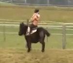 vidéo enfant poney autruche