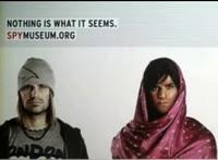 Un panneau publicitaire interactif pour le Musée de l'Espionnage