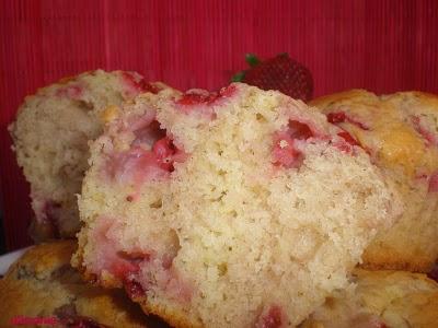 Muffins a las pepitas de fresas frescas / Muffins aux pepites de fraises fraiches