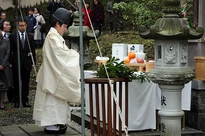 Cérémonie pour un héros de la guerre