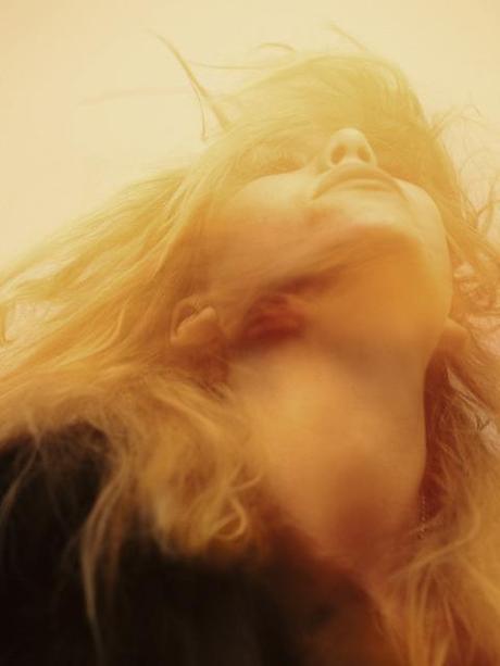 Lykke Li: Little Bit (Staygold/Savage Skulls Remix)
Dancing on a...