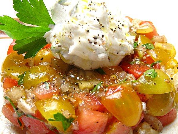 Tartare de Tomates au Chèvre Frais Citronné