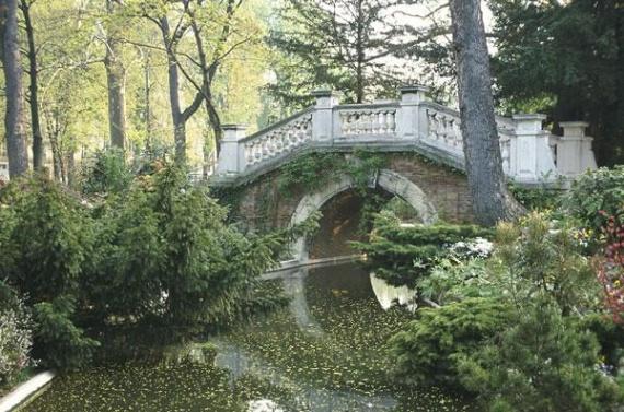 http://photos.be.com/private/photo/11010/private-category/parc-monceau-891617c9.jpg