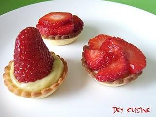 Minis tartelettes aux fraises & crème pâtissière à la pistache