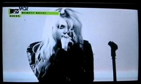 Taylor Momsen de Gossip Girl ... découvrez son premier single (vidéo)