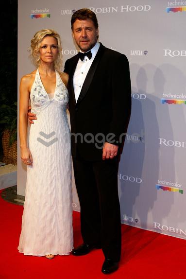 cannes red carpet robin hood Russel Crowe and Danielle spencer
