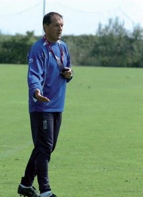 REPLAY : L'entraîneur du SCB Faruk Hadzibegic était sur RCFM ce matin. Ecoutez