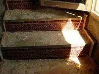 Nouveaux escaliers en zelliges cuits à Fès et sculptés à Agadir