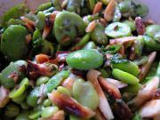 Salade de fèves fraîches aux amandes grillées