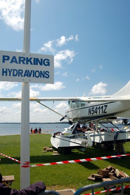 http://i338.photobucket.com/albums/n432/vonsontag/Hydravions%20Biscarrosse%202010/DSC_0326.jpg