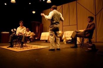 Emma Watson en répétition pour la piève Tree Sister