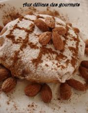 Pastilla au poulet et aux amandes