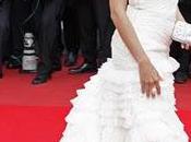 Longoria illumine tapis rouge lors festival Cannes