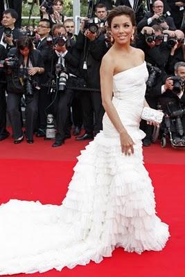 Eva Longoria illumine le tapis rouge lors du festival de Cannes !