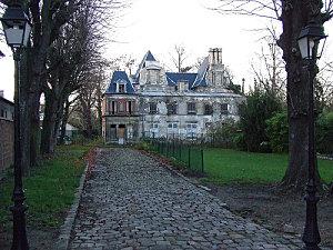 Allee-menant-au-chateau.jpg