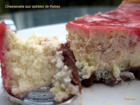 Cheesecake aux spirales de fraises http://lh6.ggpht.com/_R_hDG-ur51A/S_AtJUrwNEI/AAAAAAAAKMk/w7I6c7QC2OQ/s800/IMG_2419.JPG