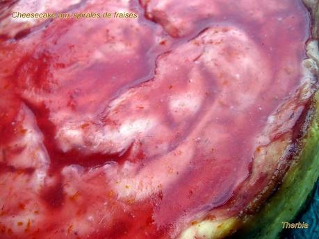 Cheesecake aux spirales de fraises http://lh6.ggpht.com/_R_hDG-ur51A/S_AtHUAYgeI/AAAAAAAAKMY/UYc4cyCNs7w/s800/IMG_2407.JPG