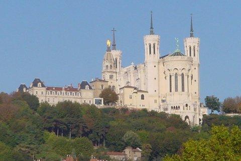 Kiss-in contre l'homophobie à Lyon : les CRS ont chargé et dispersé au gaz lacrymo les 400 personnes ! (video)