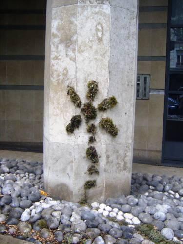 Guerrilla Gardners avenue simon bolivar 2010-05-02 1.jpg