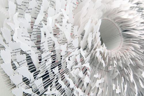 Detail / Falling into One Side - 1 par MIA LIU