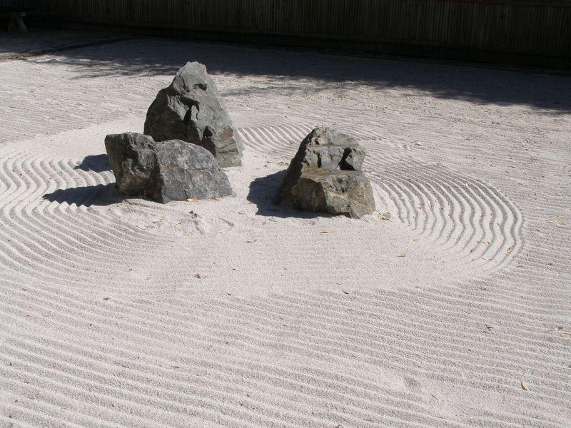 Pierre levées sur les jardins de sable (Jean Joubert)