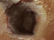 Cendres volcaniques dans cratères martiens