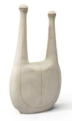 Céramique blanche et design de BRUNO GAMBONE chez Pierre Bergé Auction