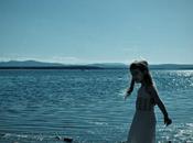 petite chercheuse coquillages (Jacqueline Saint-Jean)