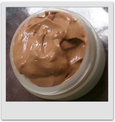 Masque crème mousse chocolat-amande : recettes de cosmétiques maison avec MaCosmetoPerso