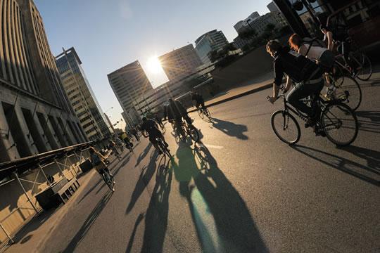 Whateverland par Archie FlorCruz