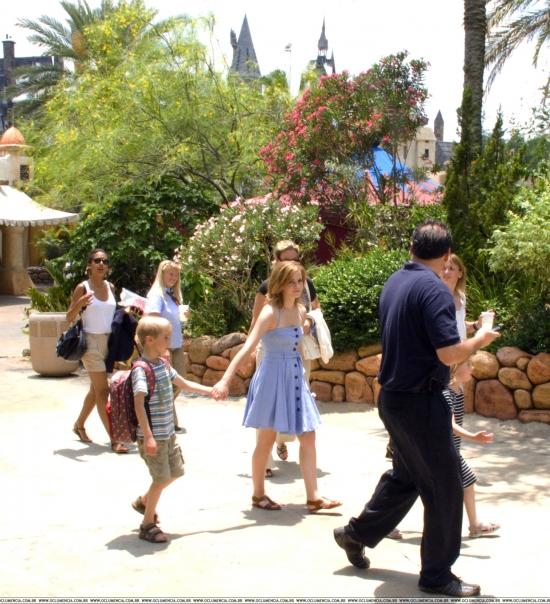 Emma Watson avec sa famille au parc d'attraction