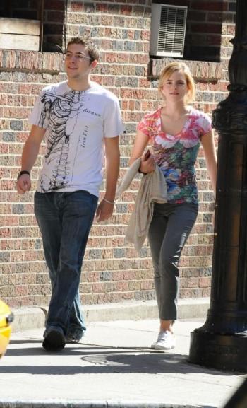 Emma Watson et Roberto Agnillera dans les rues de New-York