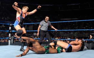 Big Show et Kofi Kingston en équipe