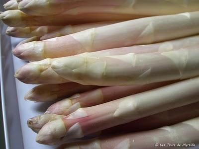 Asperges, sauce vinaigrette aux oeufs