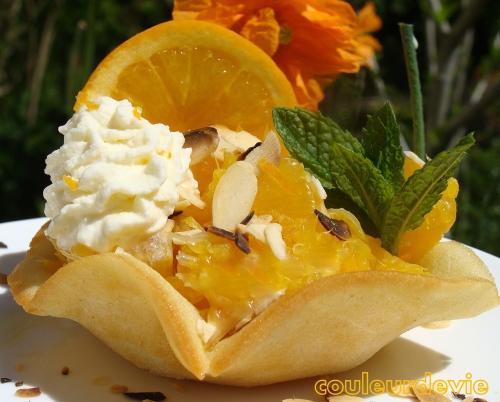 Salade d’oranges en corolle craquante