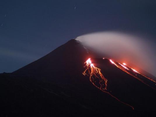 Le Volcan Pacaya, en activité strombolienne, fait beaucoup de dégâts, deux morts, trois disparus et de nombreux blessés au Guatemala