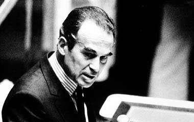 L’amour ferait-il perdre la tête aux Russes ? robert-badinter-abolition-peine-de-mort.1275834516.jpg