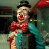Pourquoi le clown « Auguste » a t-il un nez rouge ?