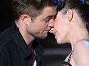 Robert Pattinson Kristen Stewart plus beau baiser Movie Awards
