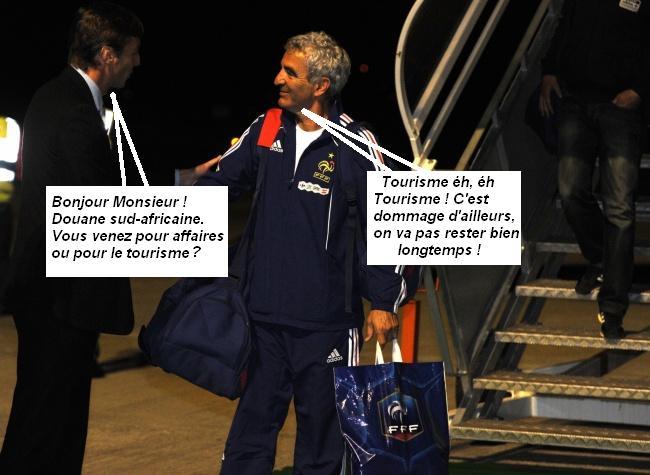 raymond-domenech-arrive-en-afrique-du-sud