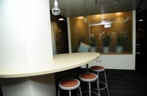 twitter bureaux locaux 1 300x196 Découvrez en exclu les locaux de Twitter